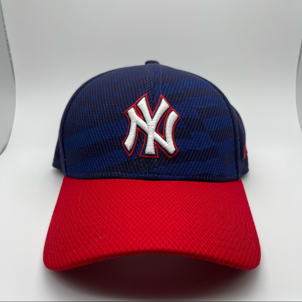 🎉HP🎉 BNWOT Men’s MLB NY Yankees Hat